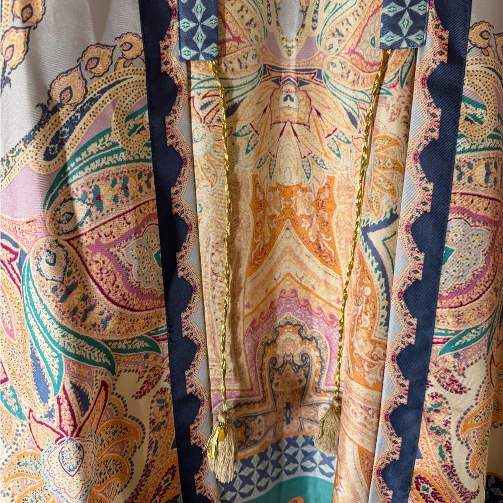 Chico's Medallion Print 100% Silk Ruana Wrap S/M - Picture 4 of 11